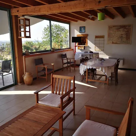 Dom wakacyjny De La Roseraie Louchy-Montfand