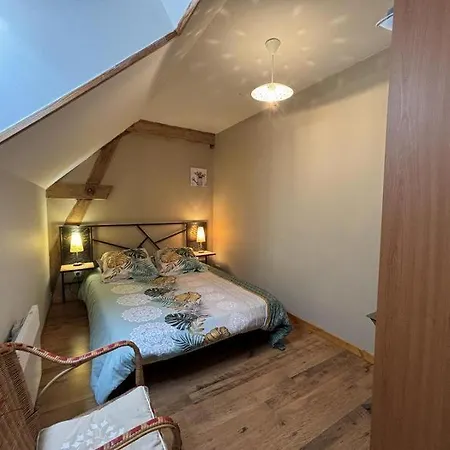 Dom wakacyjny De La Roseraie Louchy-Montfand